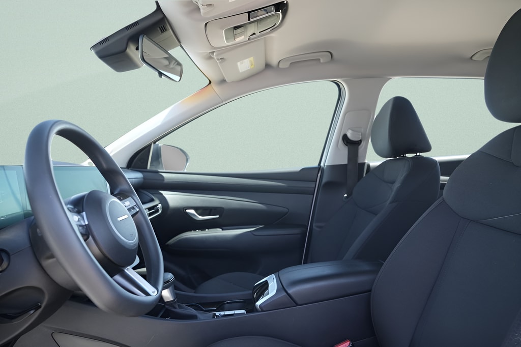 2025 Hyundai Tucson SE - Photo 24