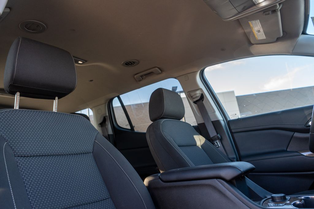 2023 GMC ACADIA - Image 13