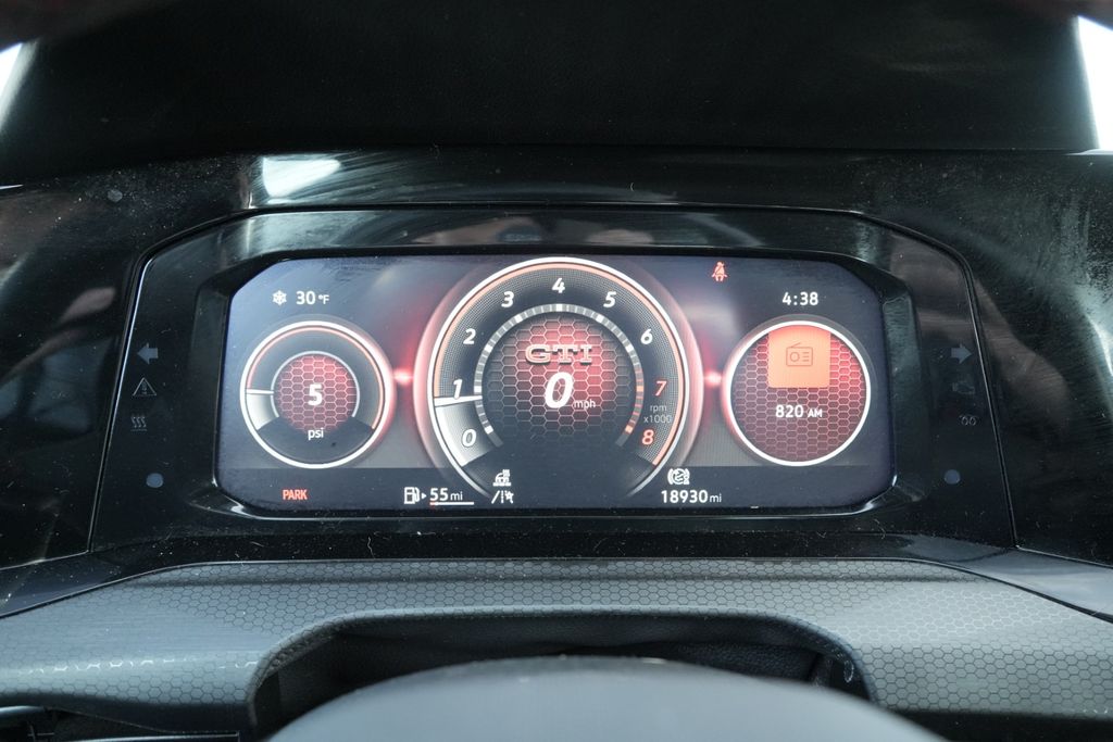 2024 VOLKSWAGEN GOLF GTI - Image 31