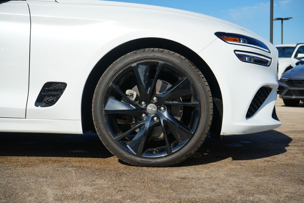 2023 GENESIS G70 - Image 9