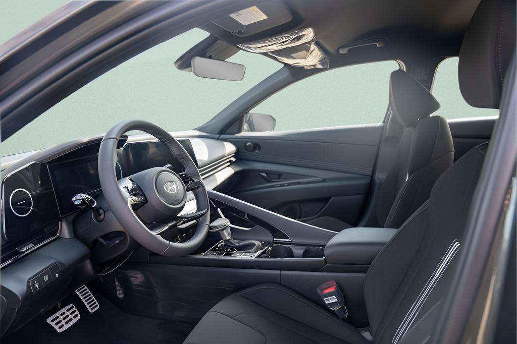 2025 Hyundai Elantra Blue - Photo 22