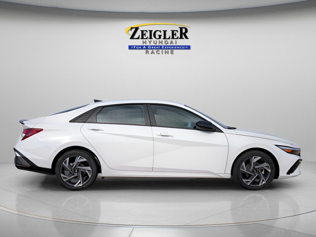 2025 Hyundai Elantra SEL - Photo 10