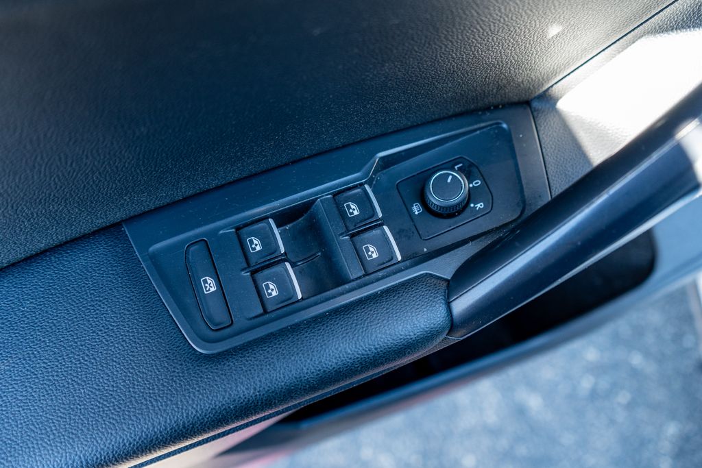 2021 VOLKSWAGEN TIGUAN - Image 20