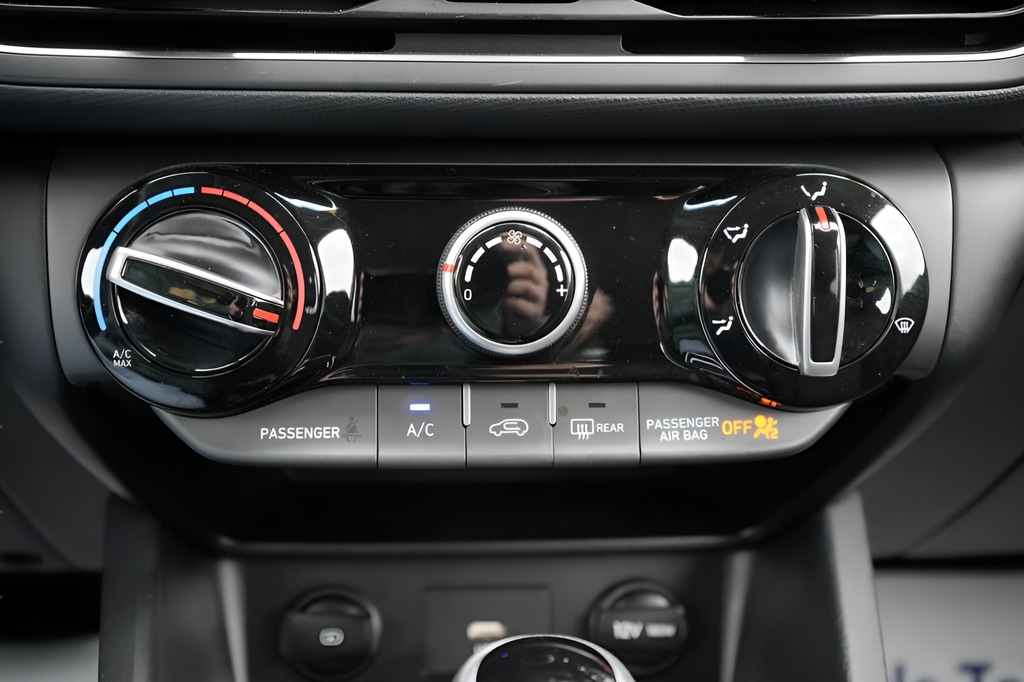 2023 Hyundai Kona SEL - Photo 31