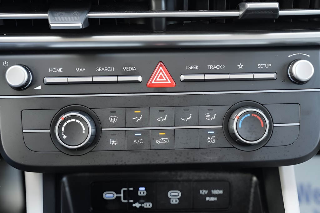 2025 Hyundai Tucson SE - Photo 32