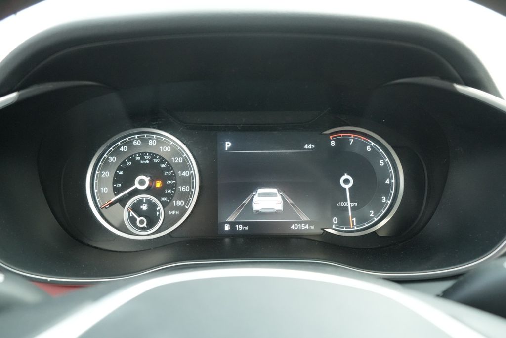 2023 GENESIS G70 - Image 32