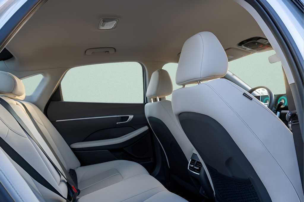 2025 Hyundai Sonata Hybrid SEL - Photo 14