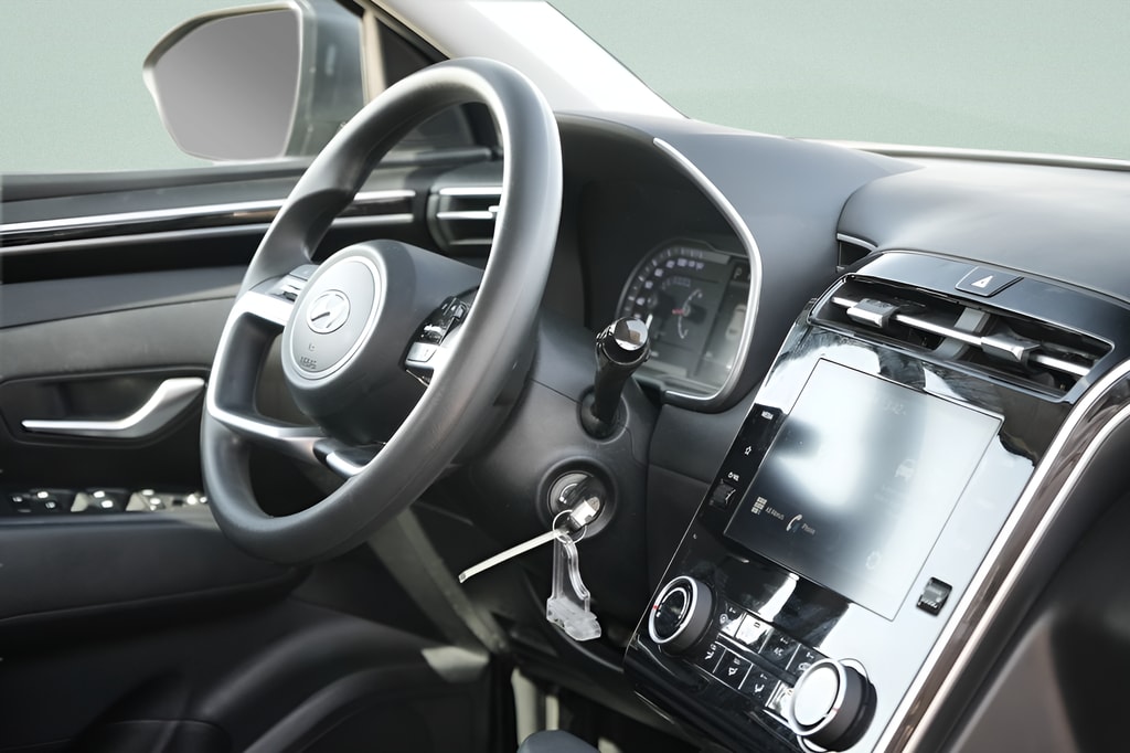 2023 Hyundai Tucson SE - Photo 12