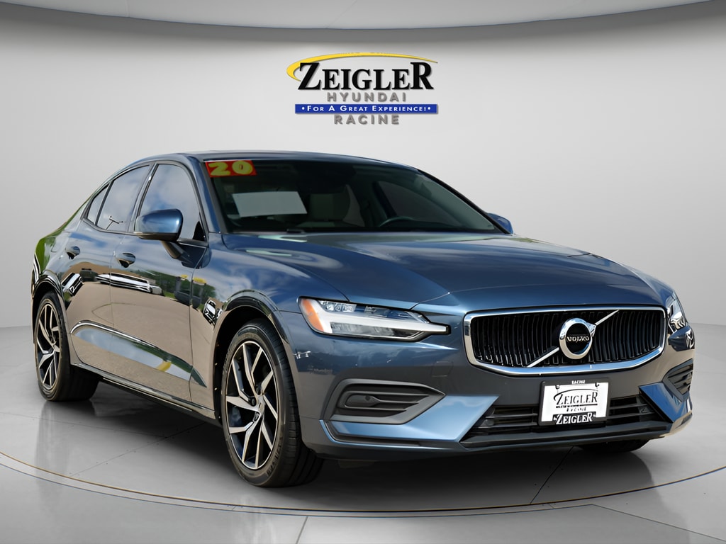 2020 Volvo S60 T5 Momentum's photo