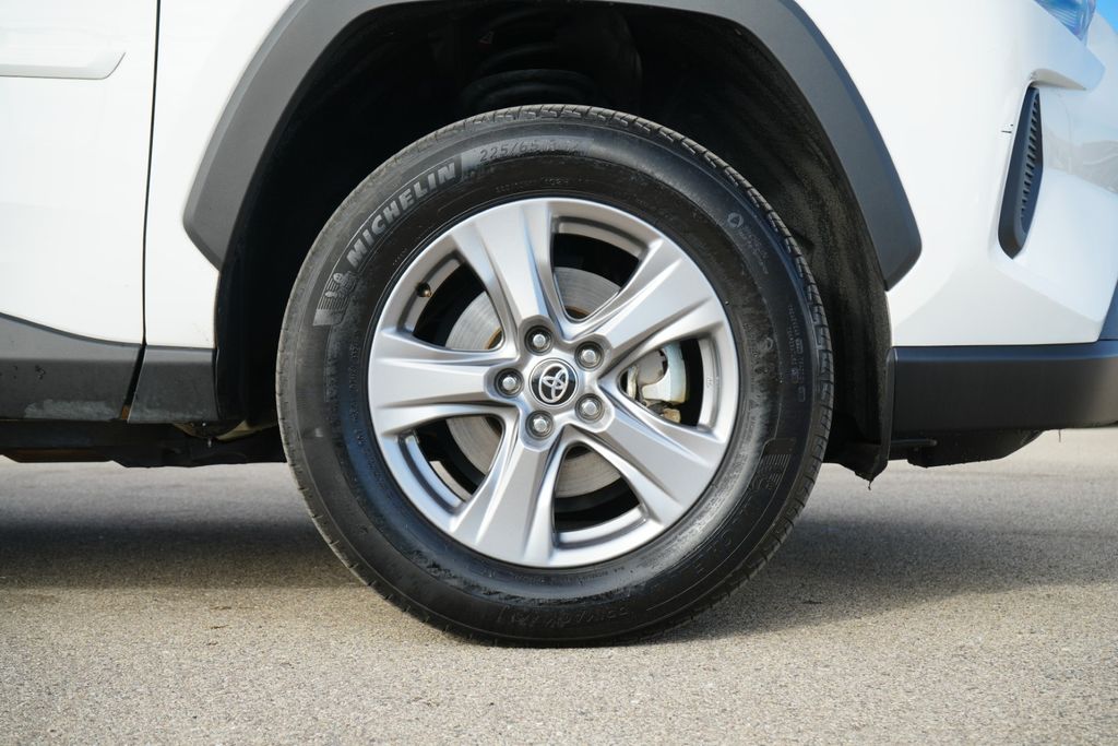 2024 TOYOTA RAV4 - Image 9