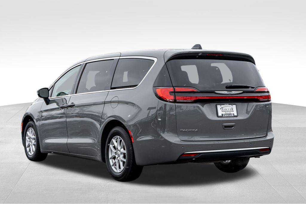 2023 CHRYSLER PACIFICA - Image 5