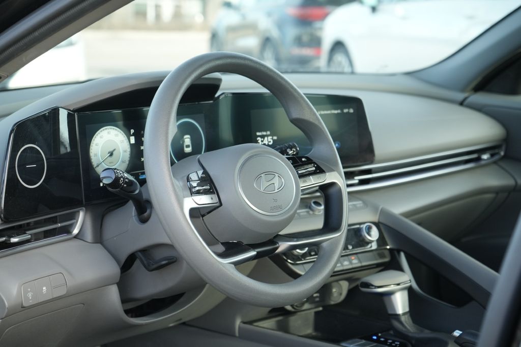 2024 HYUNDAI ELANTRA - Image 21
