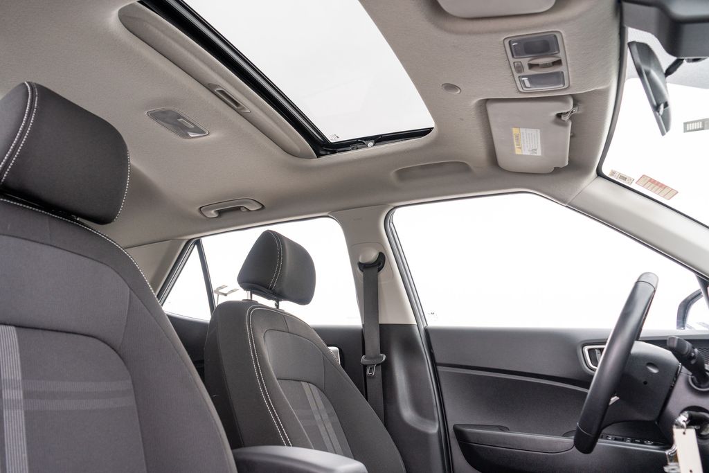 2023 HYUNDAI VENUE - Image 12