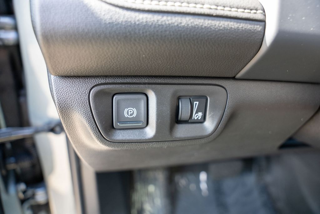 2023 GMC ACADIA - Image 21