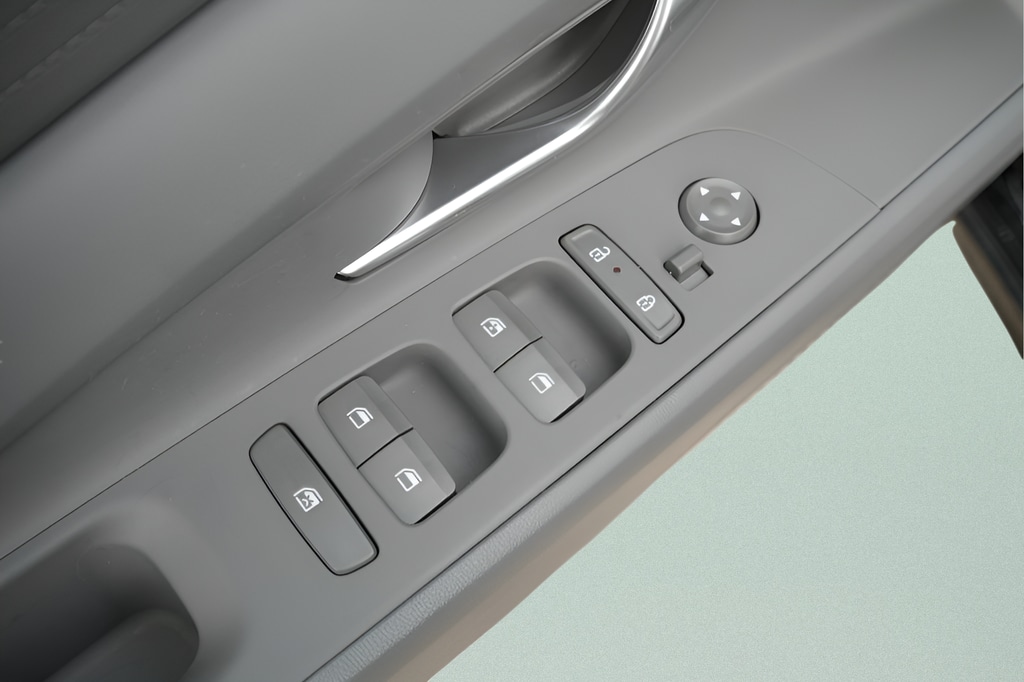 2025 Hyundai Elantra Blue - Photo 21