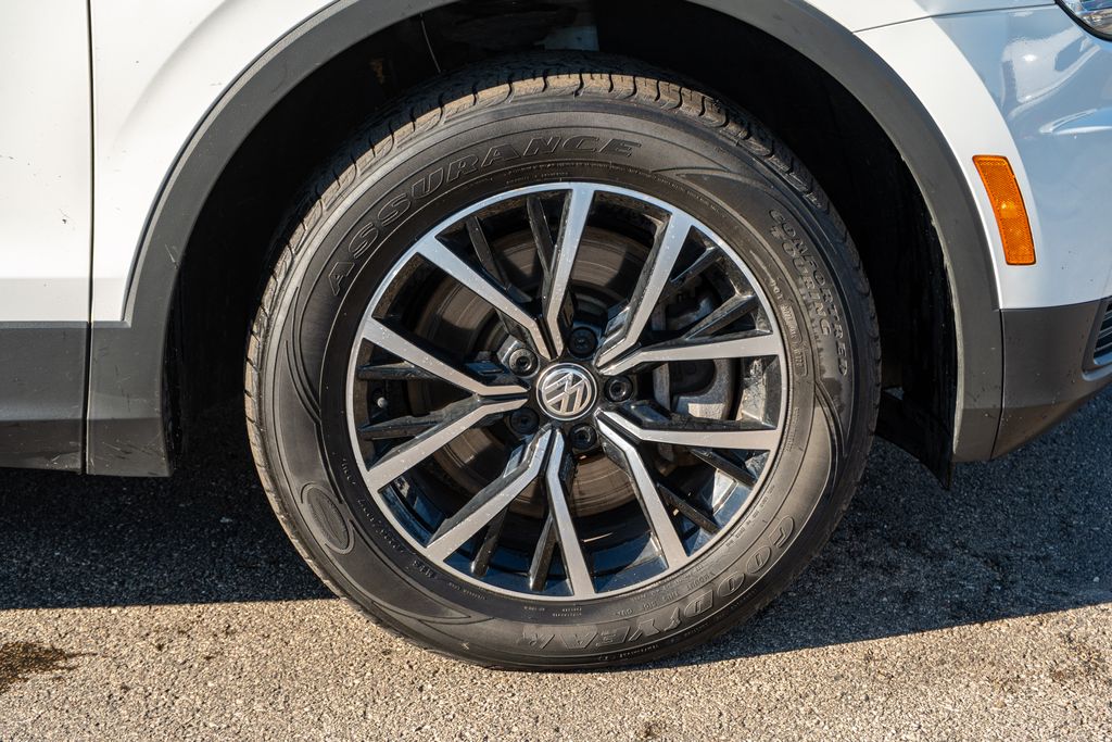 2021 VOLKSWAGEN TIGUAN - Image 9