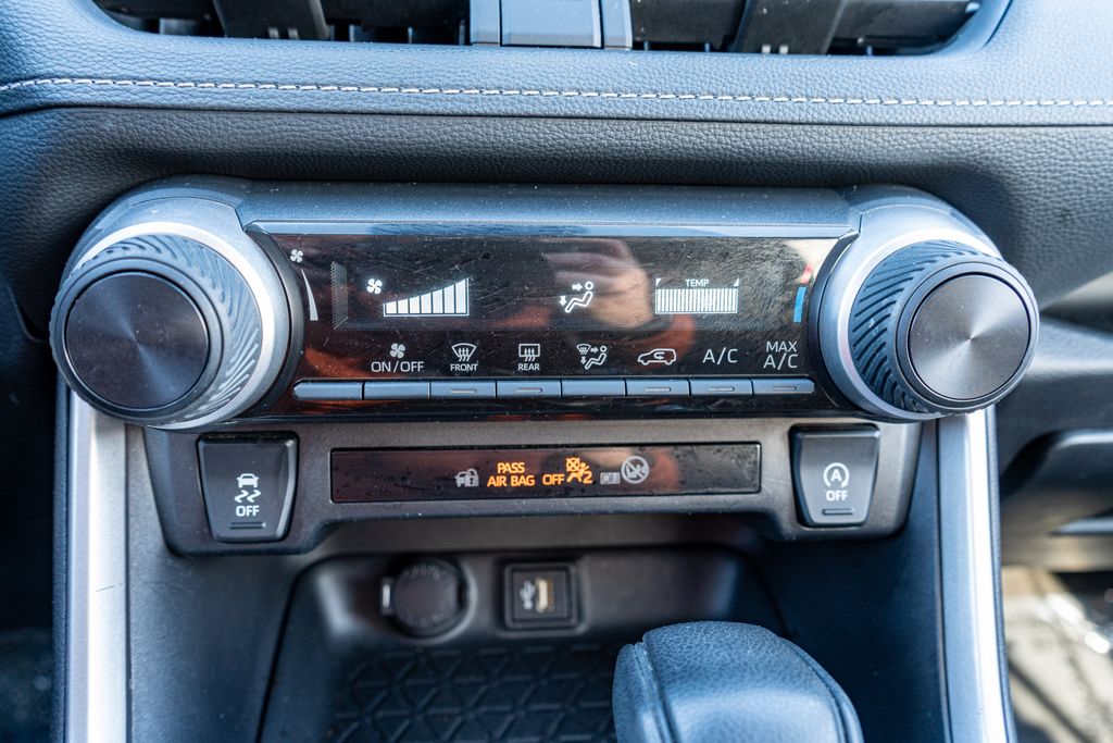 2024 TOYOTA RAV4 - Image 31