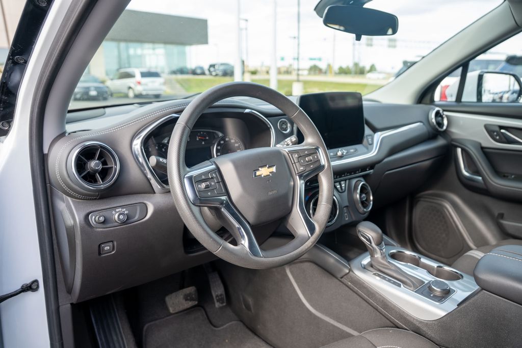 2025 CHEVROLET BLAZER - Image 18