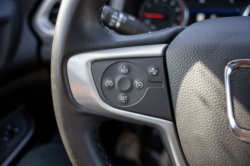 2023 GMC ACADIA - Image 22