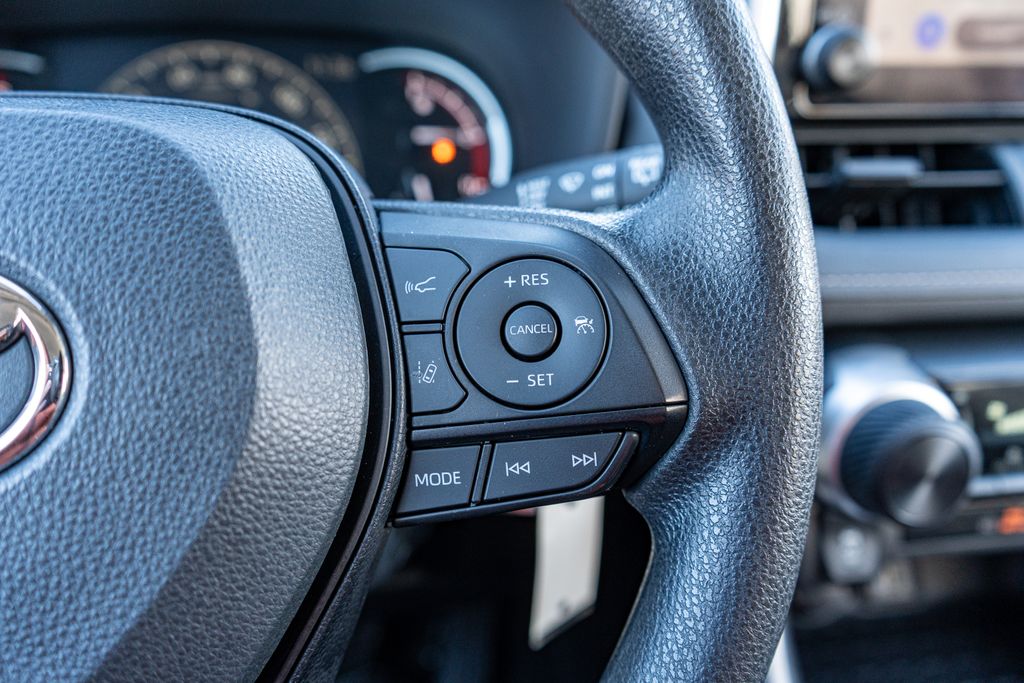 2024 TOYOTA RAV4 - Image 25
