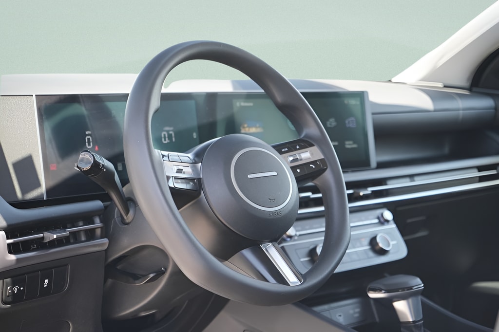 2025 Hyundai Tucson SE - Photo 23