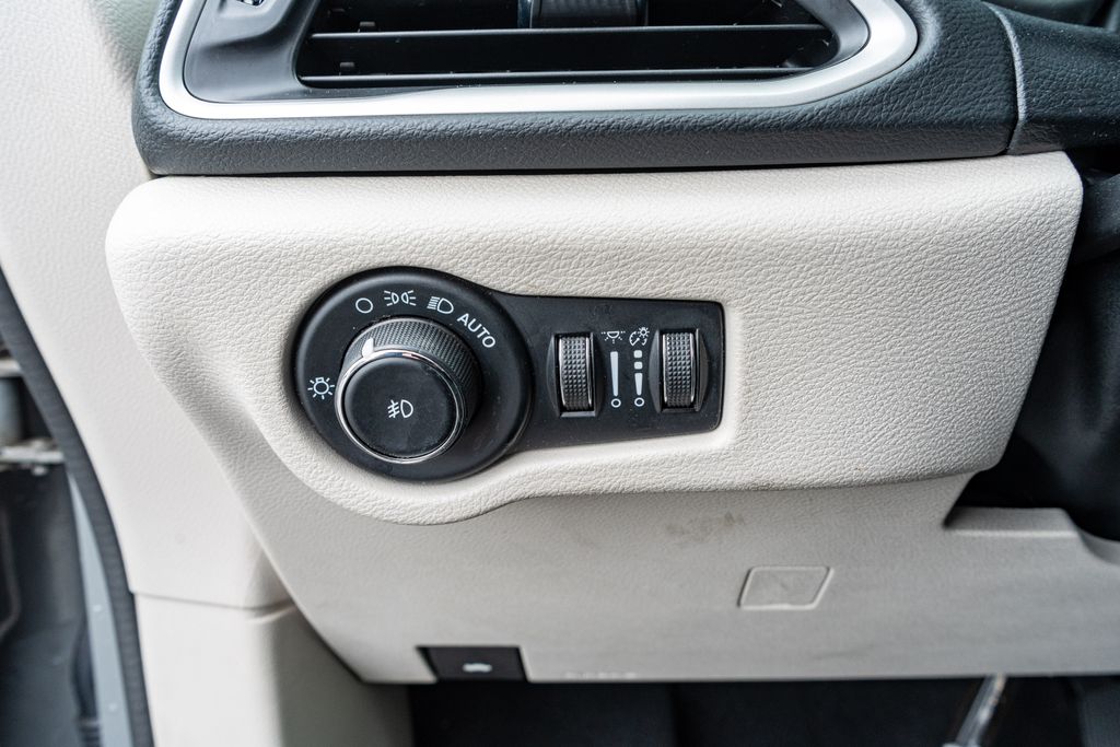 2023 CHRYSLER PACIFICA - Image 34