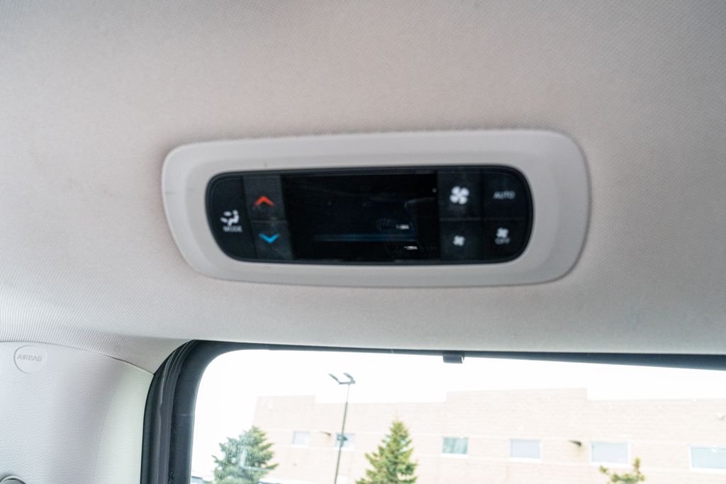 2023 CHRYSLER PACIFICA - Image 25