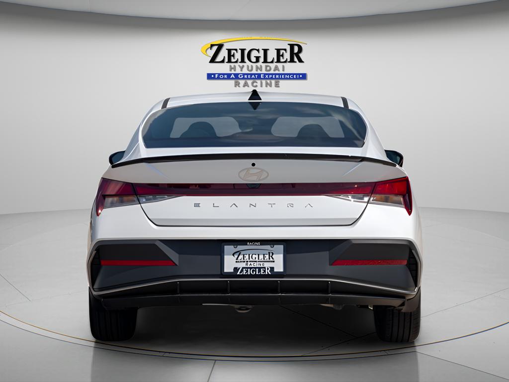 2025 Hyundai Elantra SEL - Photo 7