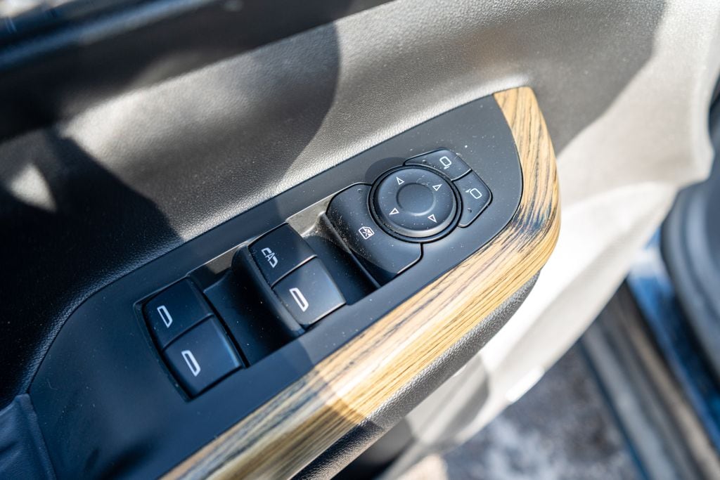 2017 GMC ACADIA - Image 25