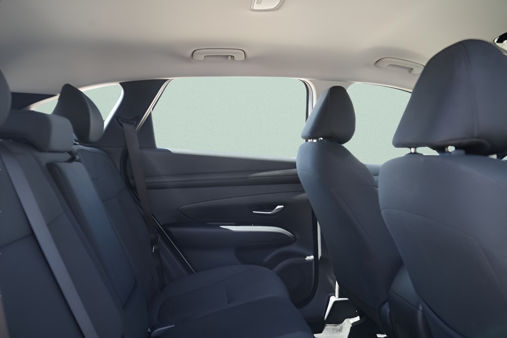 2025 Hyundai Tucson SE - Photo 14