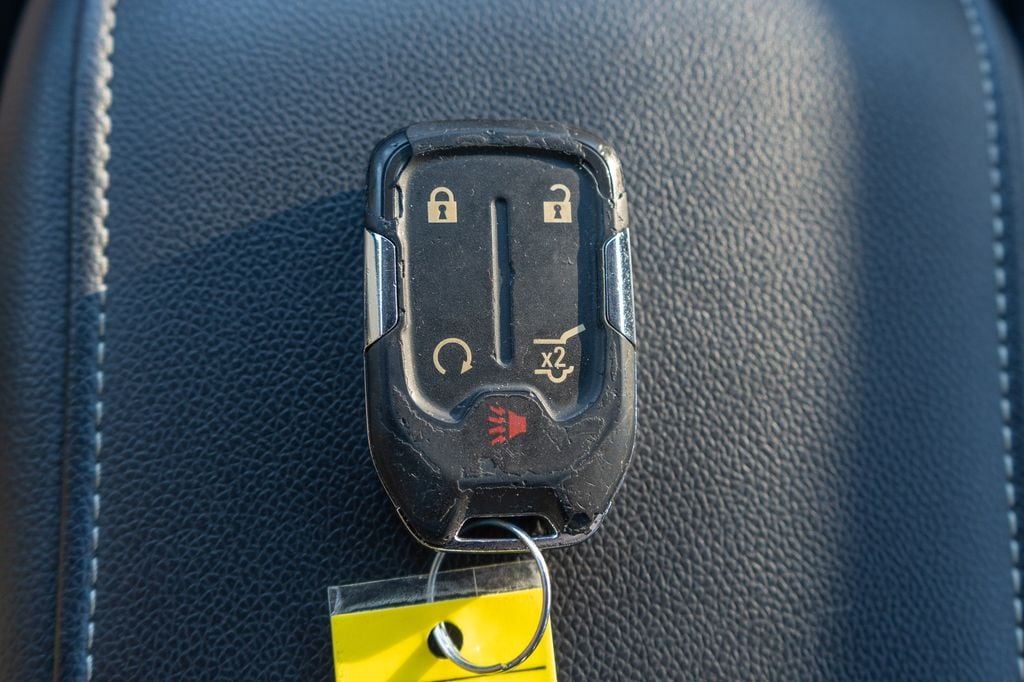 2023 GMC ACADIA - Image 40