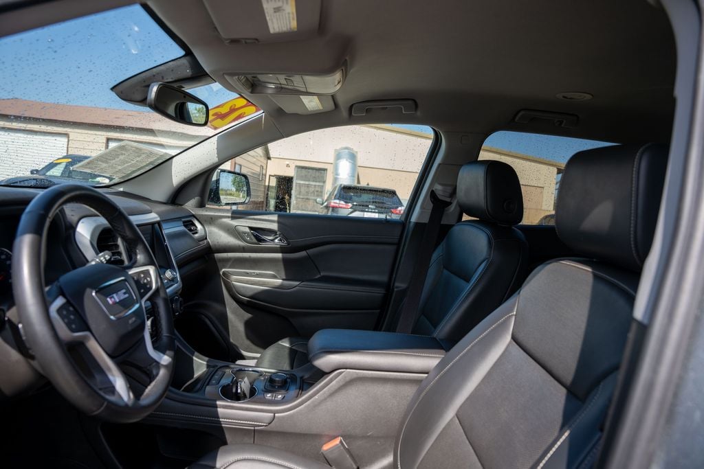2023 GMC ACADIA - Image 20