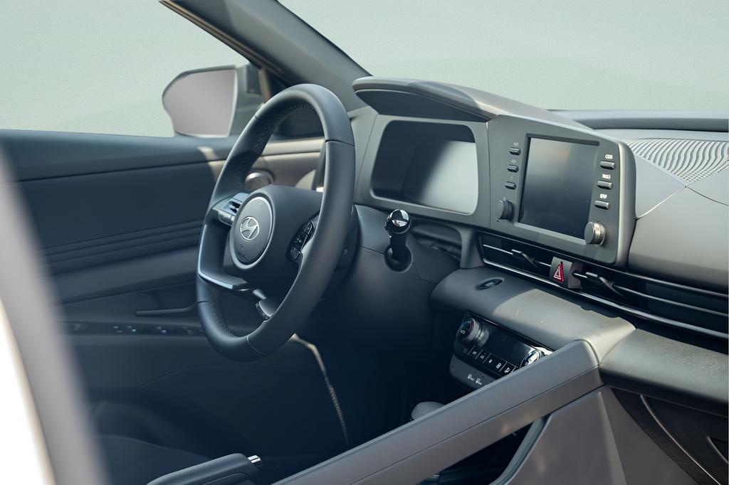 2025 Hyundai Elantra SEL - Photo 11