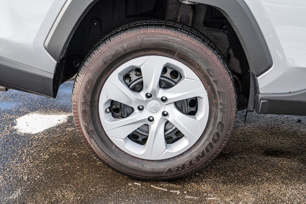 2024 TOYOTA RAV4 - Image 10