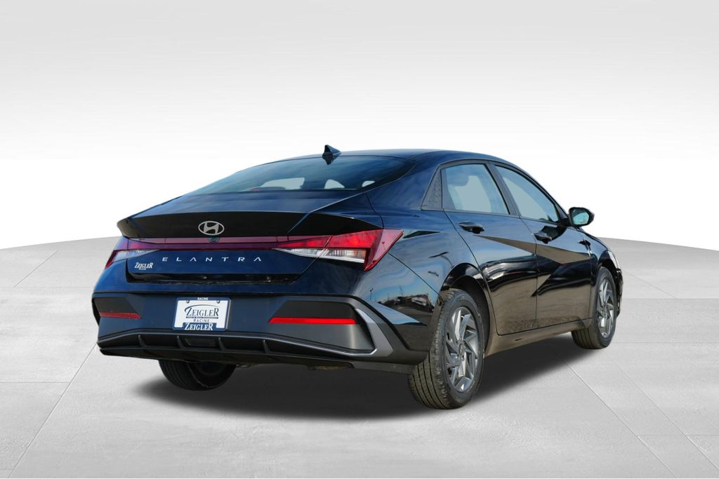 2024 HYUNDAI ELANTRA - Image 7