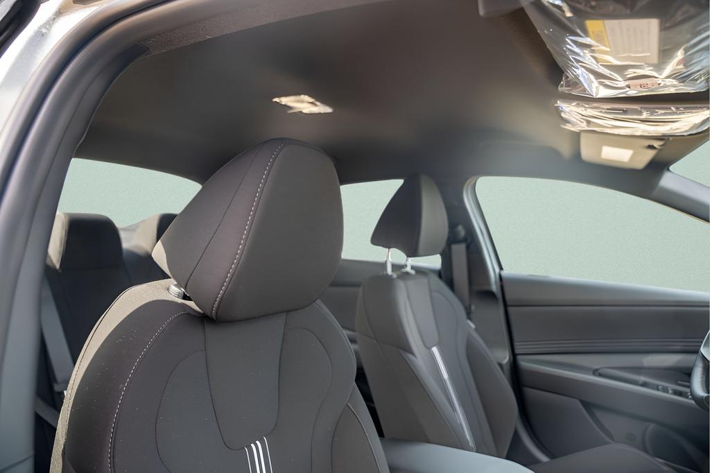 2025 Hyundai Elantra Blue - Photo 14