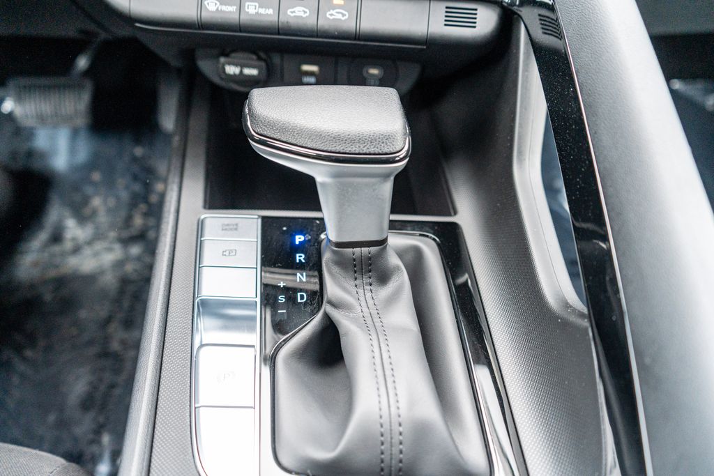 2025 HYUNDAI ELANTRA - Image 28