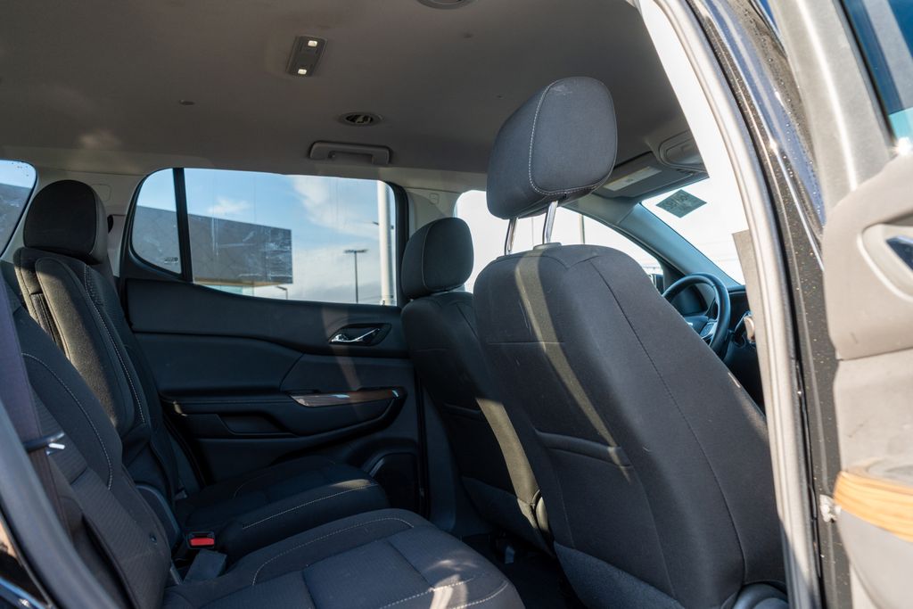 2023 GMC ACADIA - Image 14