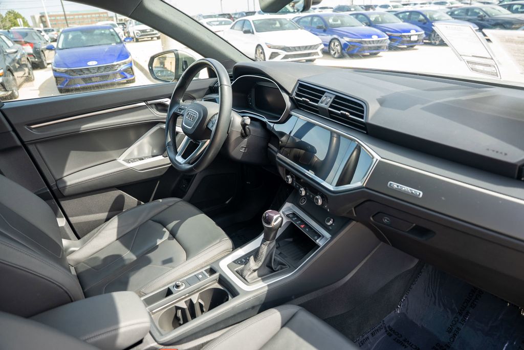 2024 AUDI Q3 - Image 12