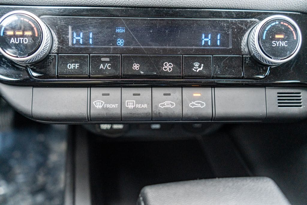 2025 HYUNDAI ELANTRA - Image 31