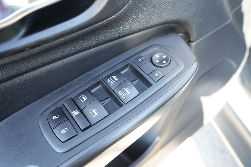 2020 JEEP CHEROKEE - Image 23