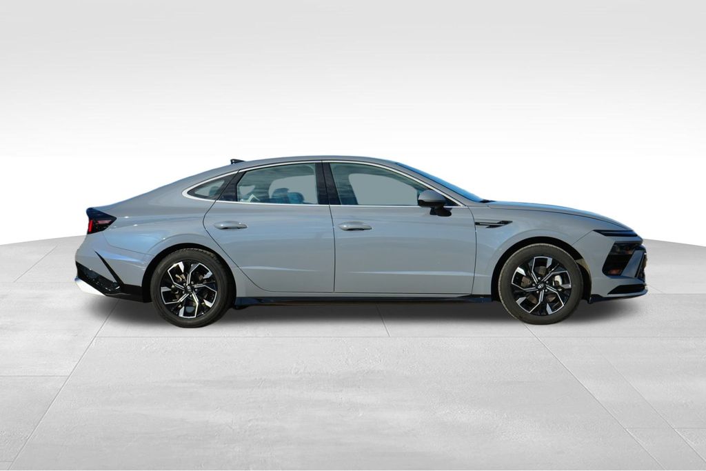 2024 HYUNDAI SONATA - Image 8