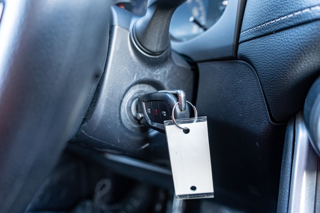 2024 TOYOTA RAV4 - Image 27