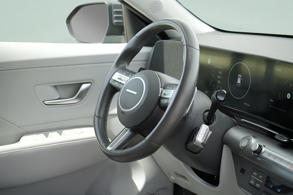 2024 Hyundai Kona Limited - Photo 13