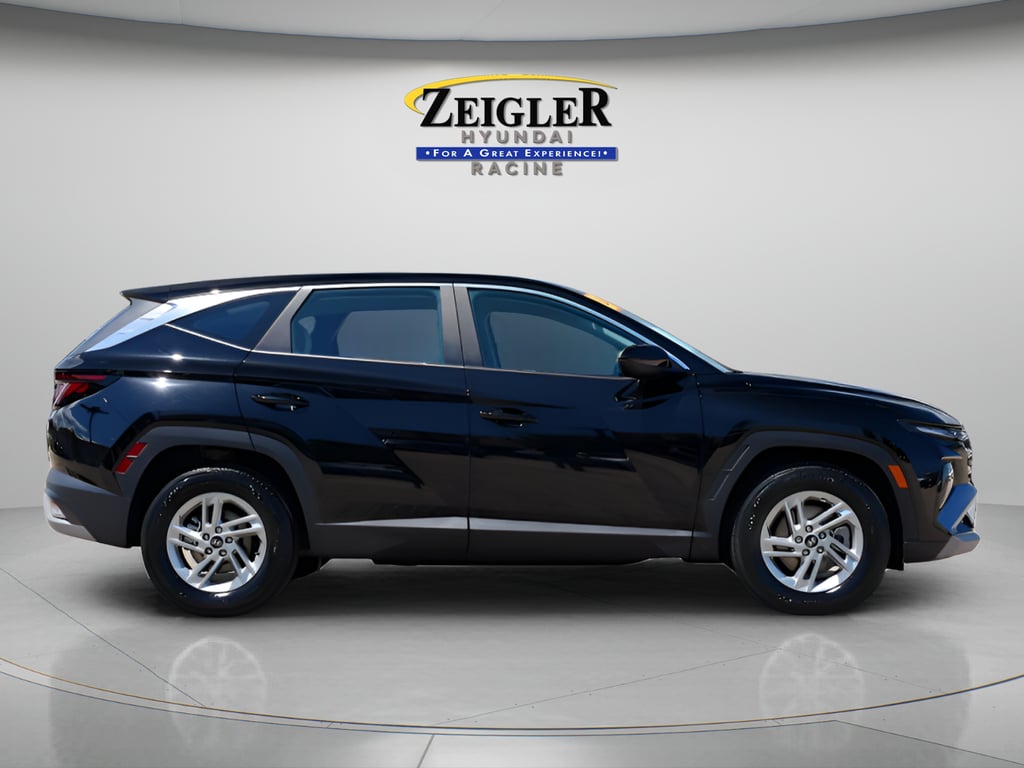 2025 Hyundai Tucson SE - Photo 8