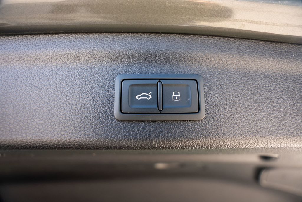 2024 AUDI Q3 - Image 11