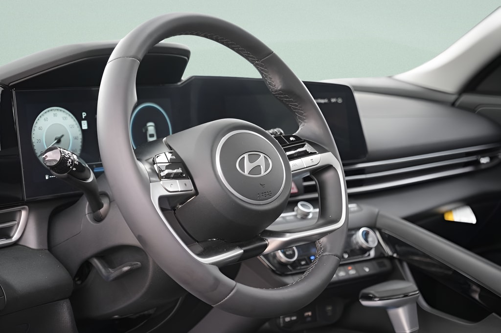 2024 Hyundai Elantra SEL - Photo 22