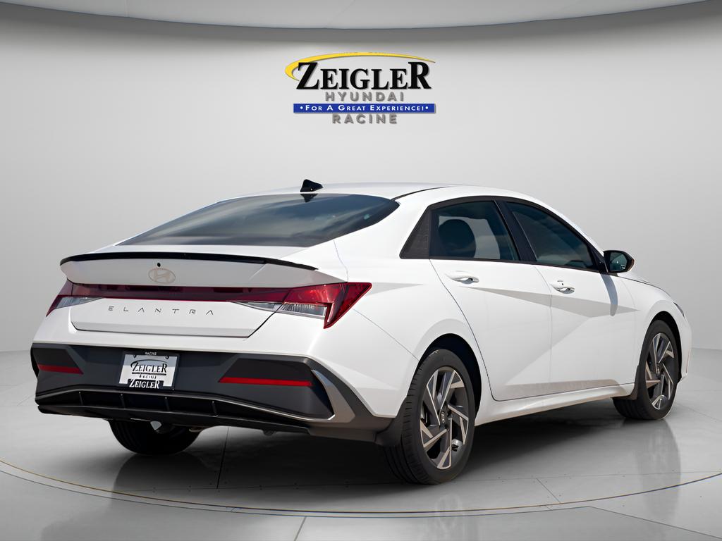 2025 Hyundai Elantra SEL - Photo 7