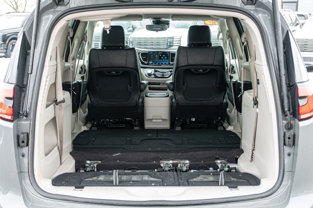 2023 CHRYSLER PACIFICA - Image 13