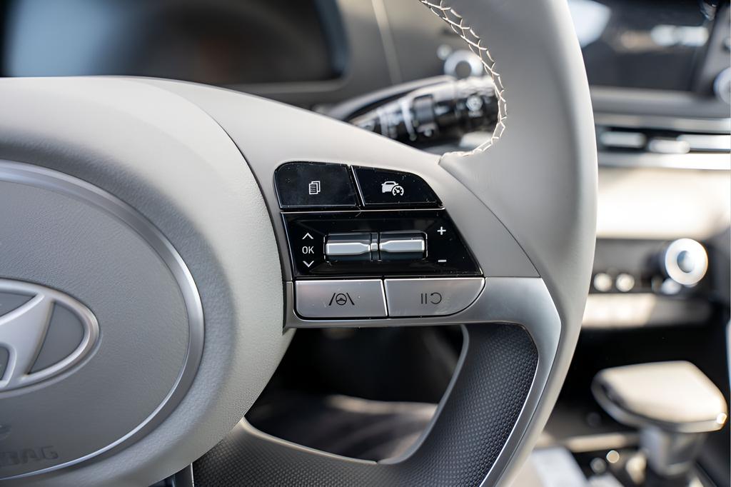 2025 Hyundai Elantra SEL - Photo 24